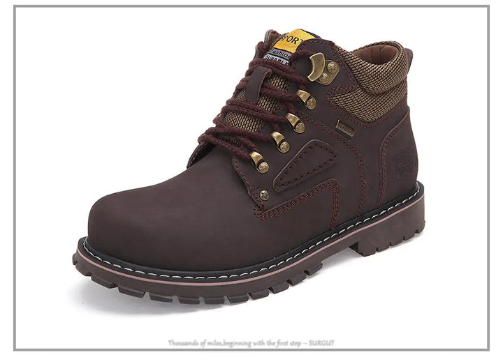 Heren retro wintersneakers gecombineerd met winterjas. Waterdicht, warm en modieus voor koude dagen.