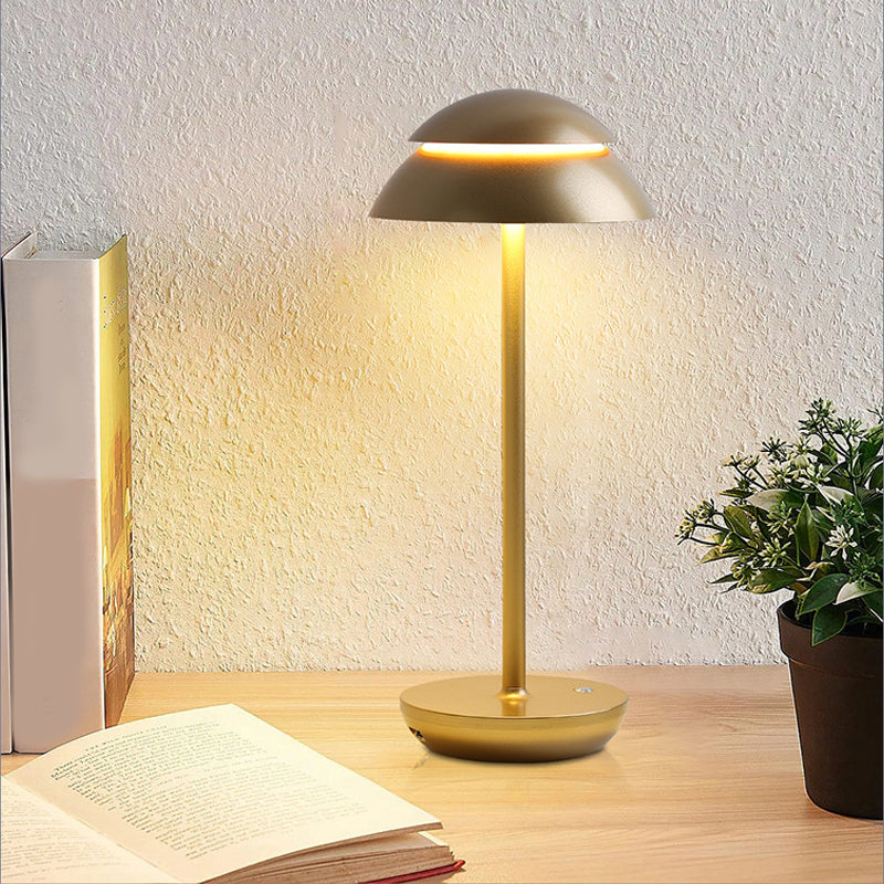 Sfeervolle GlowBeam LED lamp, draadloos en oplaadbaar; perfect voor huisdecoratie.