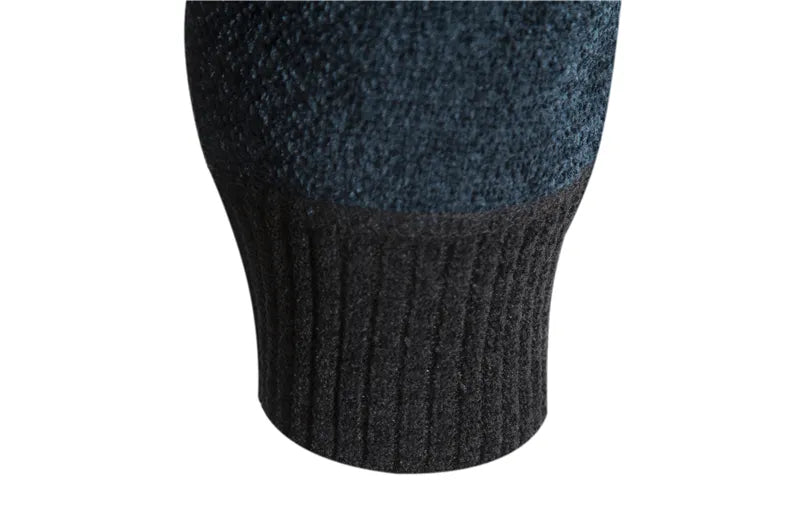 Trendy heren gebreid vest voor een moderne herfst- of winteroutfit, casual en stijlvol.