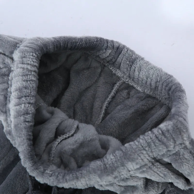 Warme heren nachtkleding, winterpyjama set voor comfortabele nachten.