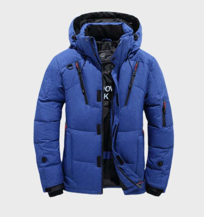 Detail van waterdichte & winddichte heren parka winterjas met capuchon en dikke voering voor warmte.