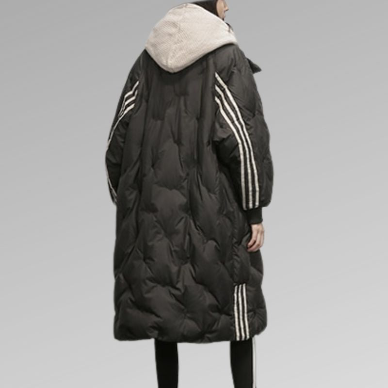 Comfortabele lange dames donsjas 'Sophie' met capuchon, ideaal voor winterse casual outfits.