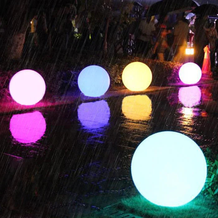 Duurzame LED buitenlamp, bolvormig, op zonne-energie, sfeervolle decoratie voor de tuin.