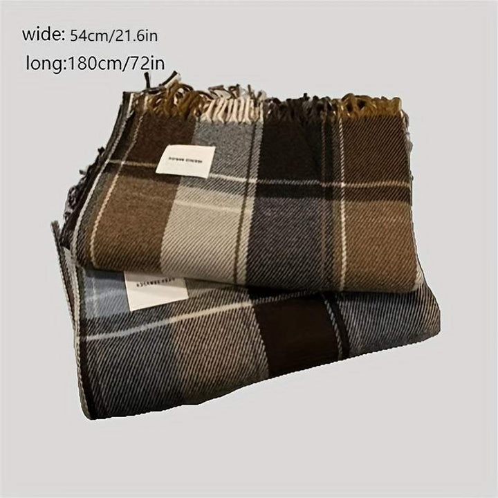 Luxe dames sjaal van pure zijde, veelzijdig te stylen voor comfort en een chique look in blauw/khaki.
