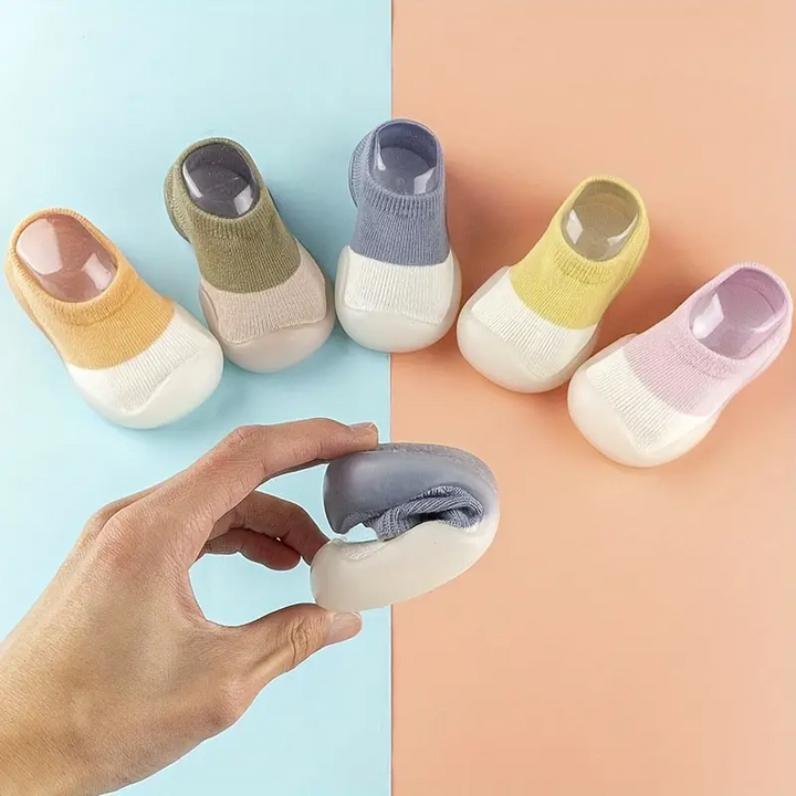 Flexibele kinder barefoot schoenen voor natuurlijke voetontwikkeling en comfort.