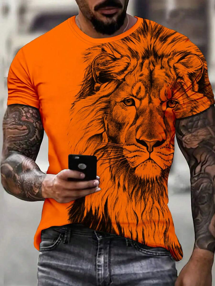 Oranje heren T-shirt met opvallende leeuwenprint, korte mouwen en ronde hals. Trendy zomer streetwear.