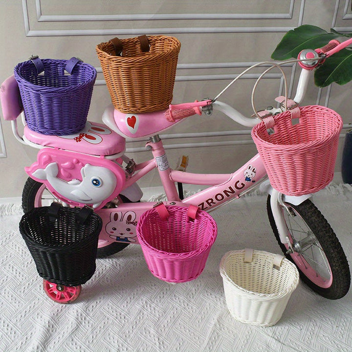 Handgeweven fietsmand voor kinderfiets, duurzaam plastic riet.