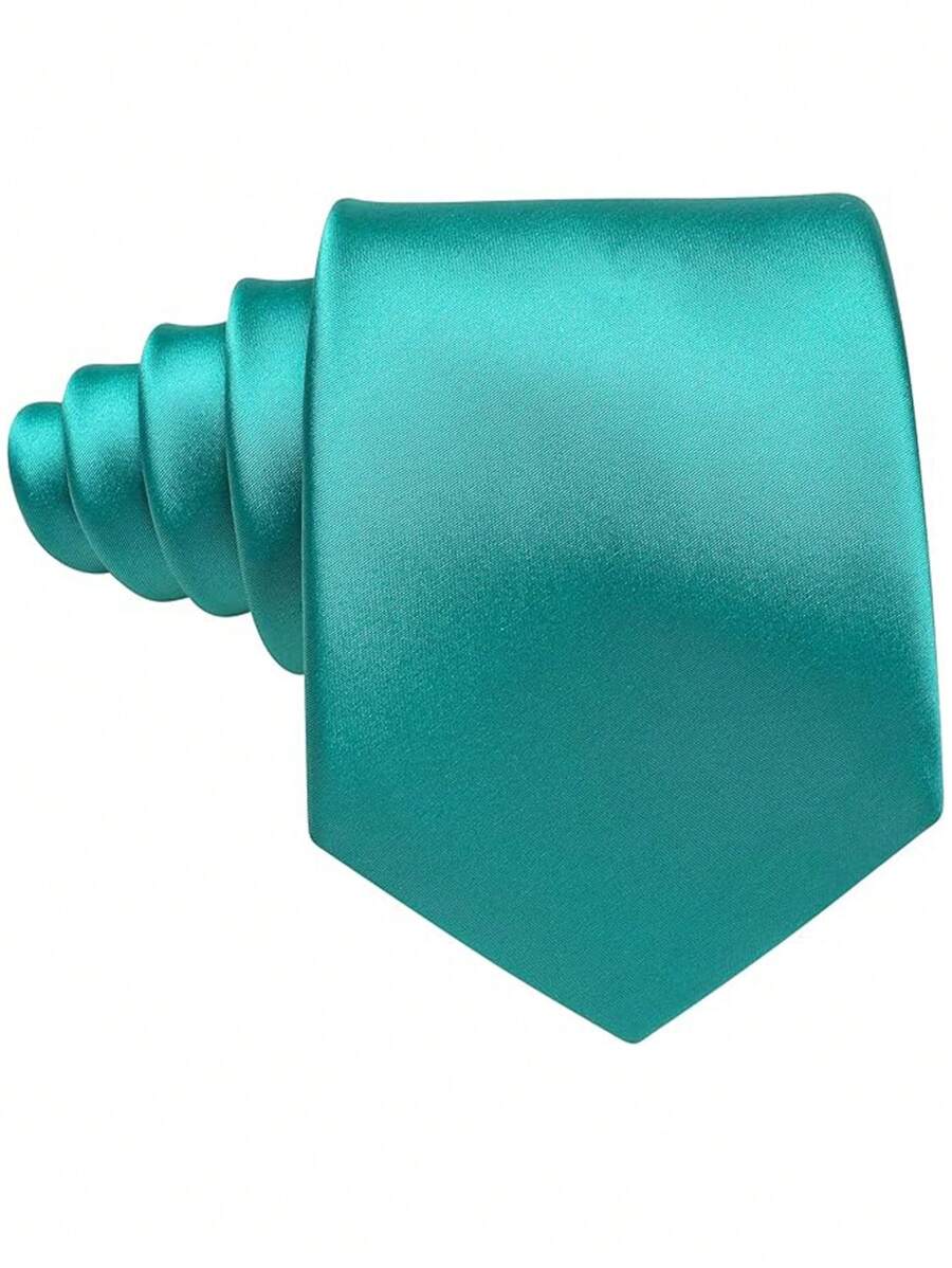 Detailopname van effen polyester stropdas, toont de fijne weving en hoogwaardige kwaliteit.