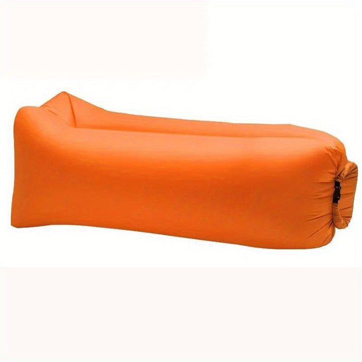 Robuuste polyester opblaasbare bank voor elk avontuur; waterbestendig en duurzaam design.