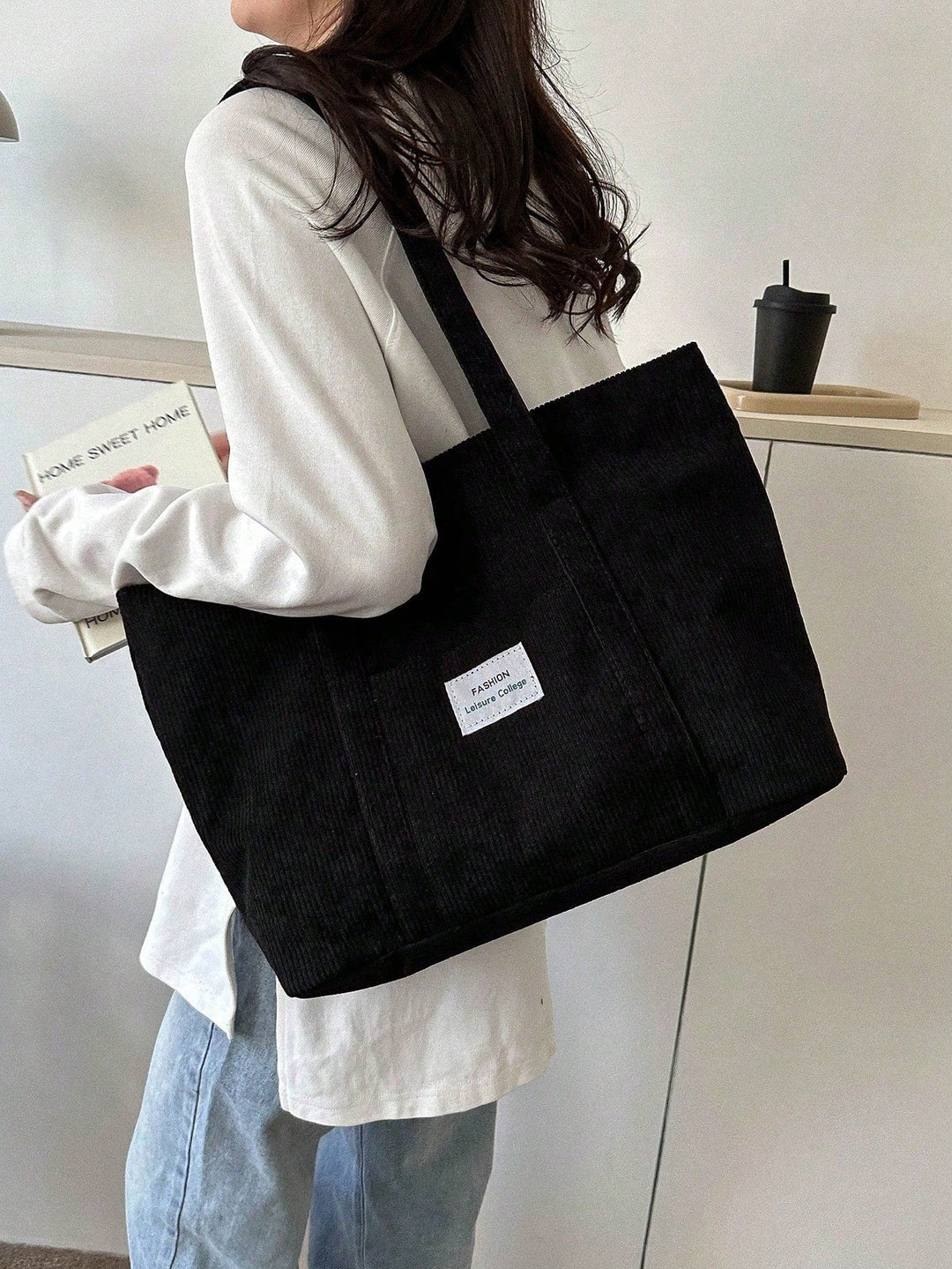 Functionele corduroy werktas, ruime tote bag met casual uitstraling voor de professional.