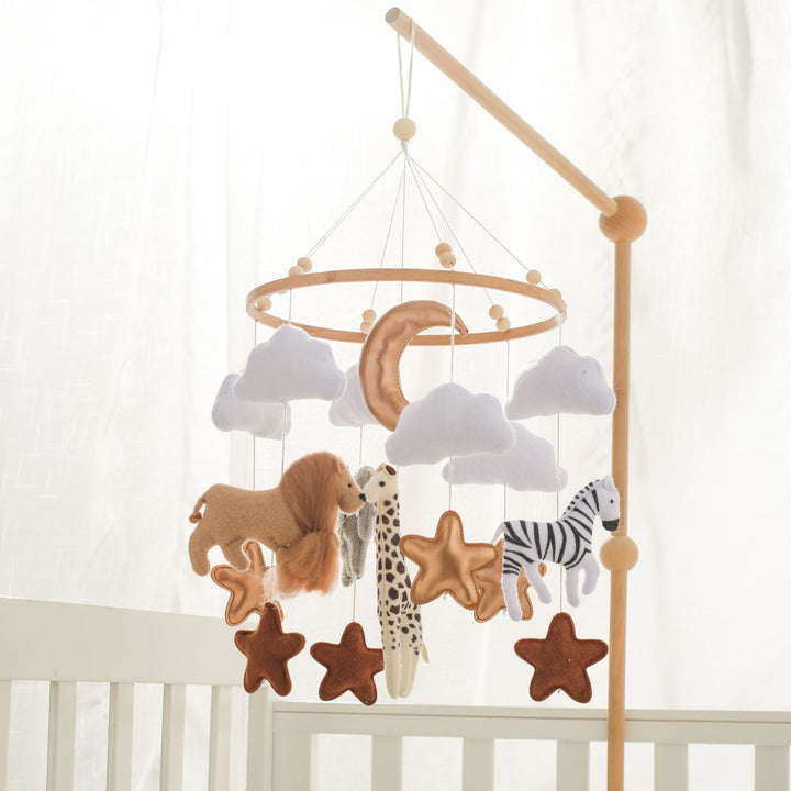 Decoratieve Baby Safari mobielhangers. Ontworpen voor zintuiglijke ontwikkeling van je pasgeboren baby.