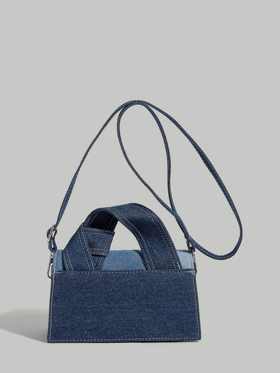 Stijlvolle dames crossbodytas van denim, praktische schoudertas voor commuters.