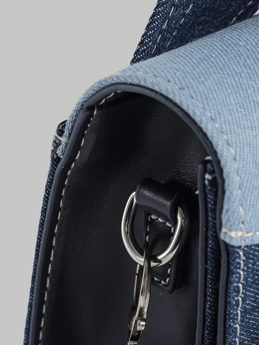 Denim schoudertas voor dames, casual crossbodytas, ideaal voor een trendy look.