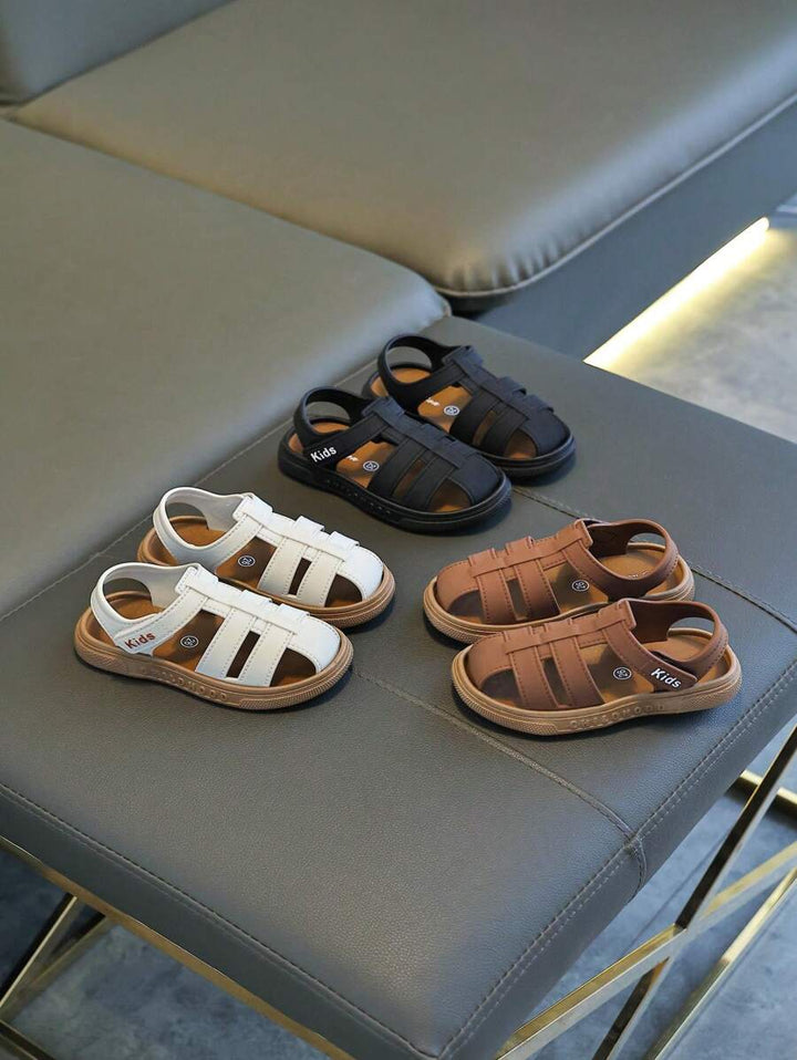 Unisex kindersandalen met platte antislip zool & verstelbaar klittenband. Veilig & comfortabel speelschoeisel.