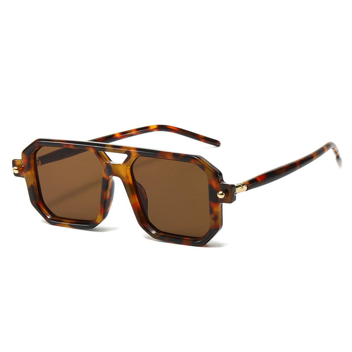 Zomerse unisex aviator zonnebril, vintage stijl, UV400 bescherming, onmisbaar mode-accessoire voor elke outfit.