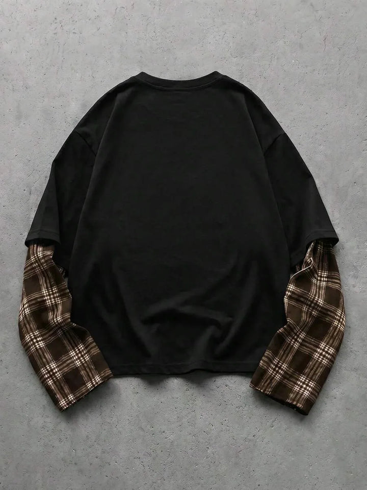 Streetwear heren t-shirt met opvallende plaid patchwork mouwen. Lange mouw.