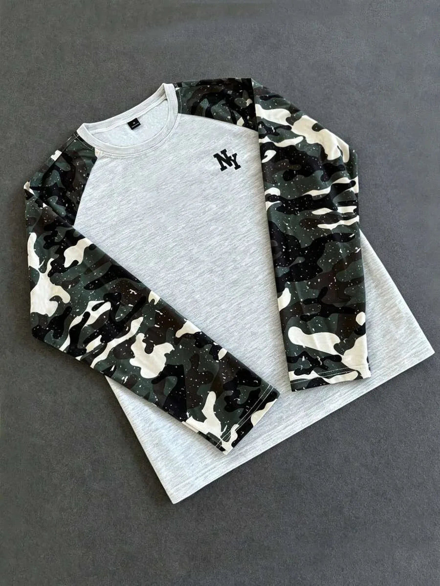 Casual heren longsleeve met handgeschreven print. Ronde hals, regular fit voor optimaal comfort.