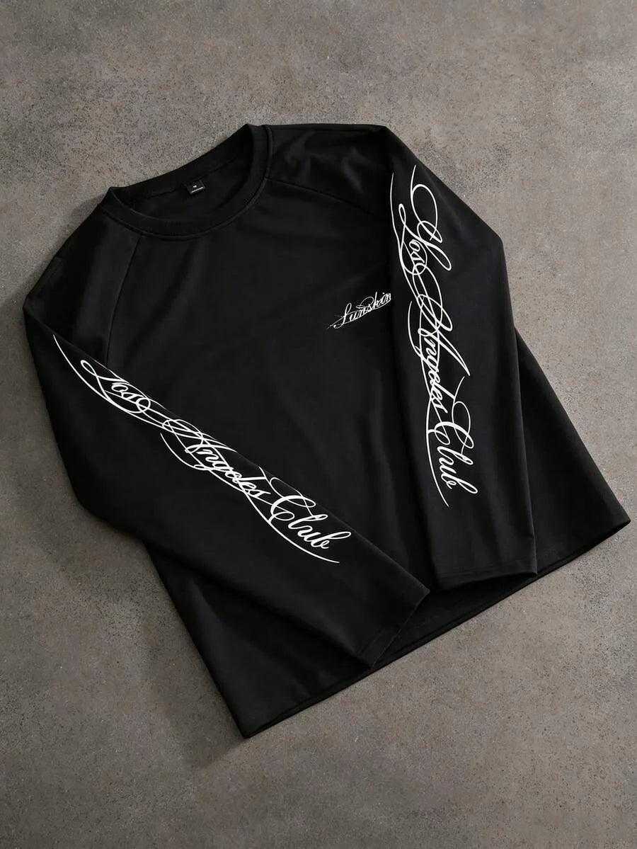 Heren longsleeve met unieke handgeschreven print en ronde hals. Casual comfort voor dagelijks gebruik.