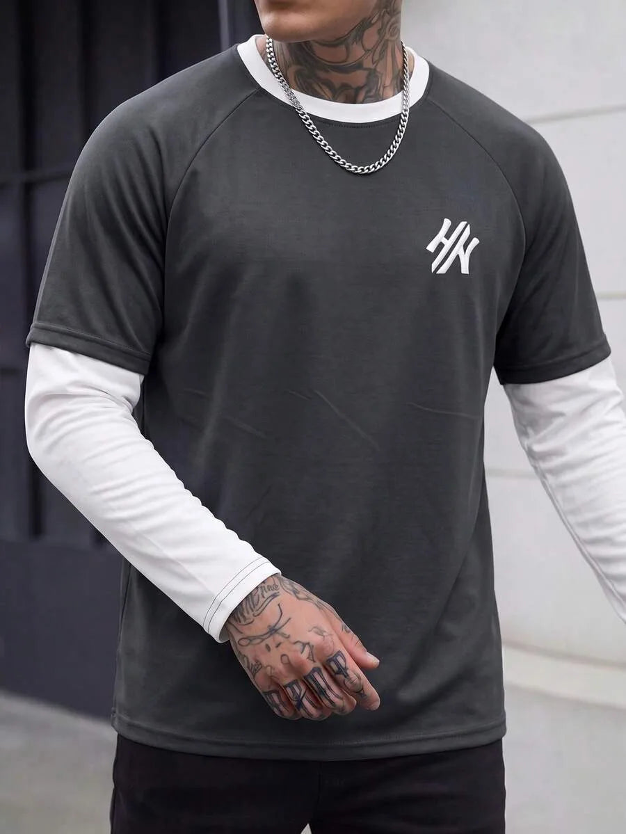 Streetwear heren longsleeve met handgeschreven print. Ronde hals en comfortabele pasvorm voor lente.