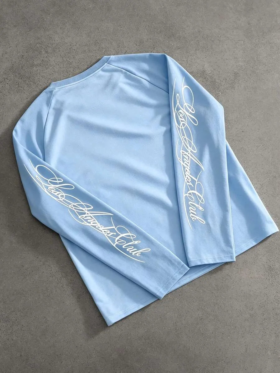 Unieke heren longsleeve met handgeschreven print. Comfortabele regular fit voor lente/herfst.