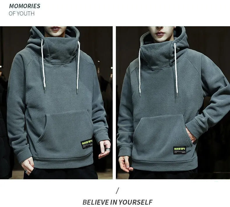 Warme heren trui met capuchon, oversized pasvorm. Comfortabele wintermode.