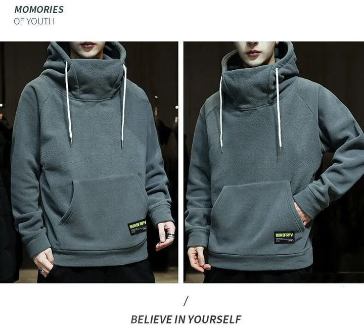 Warme heren trui met capuchon, oversized pasvorm. Comfortabele wintermode.