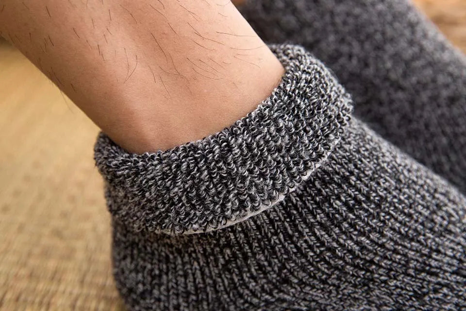 Pak van 3 comfortabele retro wintersokken voor volwassenen, ideaal als warm en stijlvol cadeau.