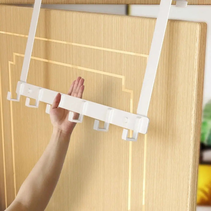Handige overdeur kapstok met 6 aluminium haken, ideaal voor badkamer, keuken of hal. Makkelijk te installeren.