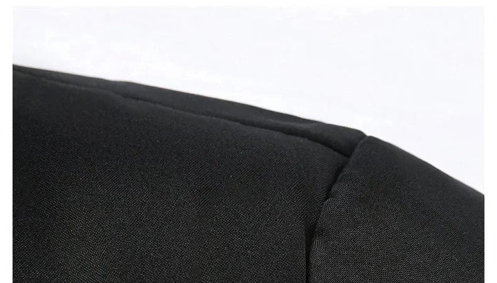 Heren winterparka met capuchon, hangend. Warme en waterafstotende winterkleding voor mannen.
