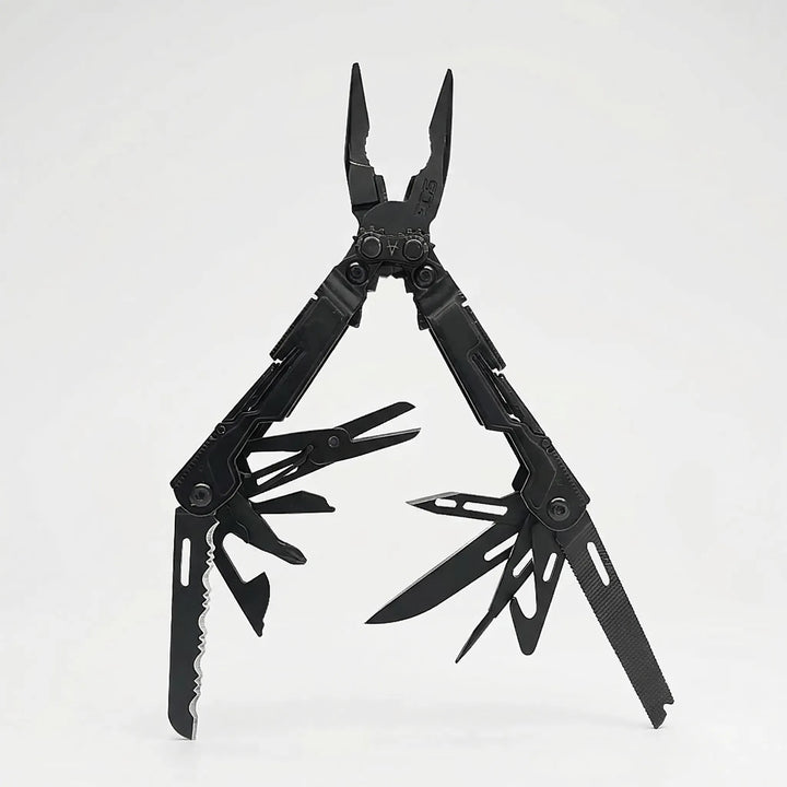 Multifunctionele 18-in-1 multitool met sterke tangen, onmisbaar outdoor gereedschap voor avonturiers.