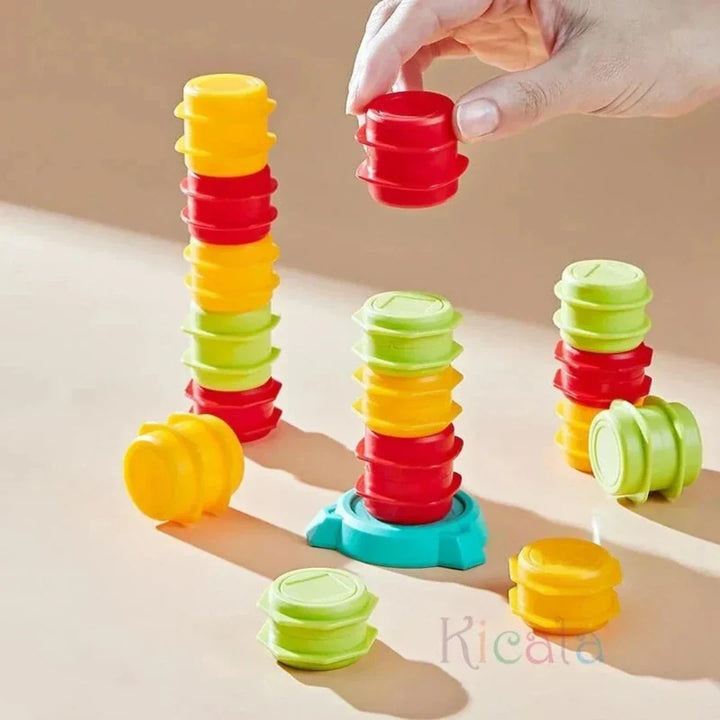 Uitdagend stapelspel waarbij kinderen blokken balanceren met de houten heftruck.