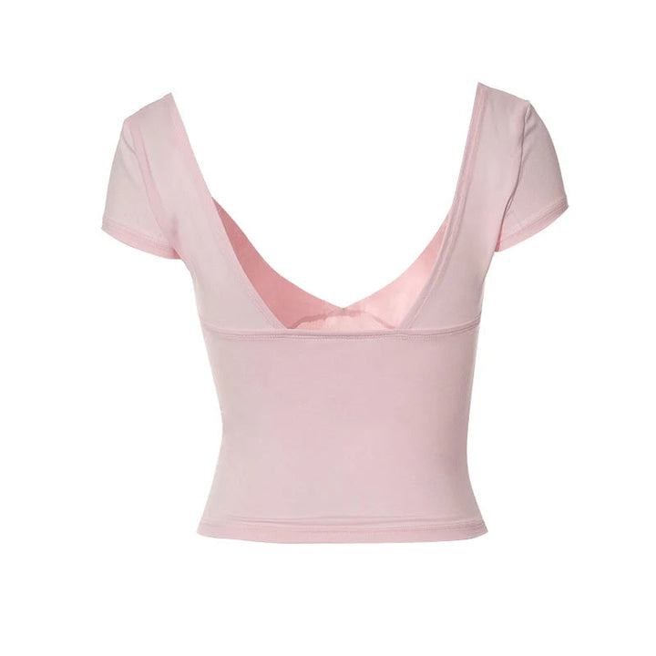 Zacht dames t-shirt met V-hals, slim fit voor een moderne en comfortabele pasvorm.