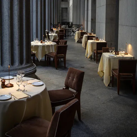 Geniet van sfeervolle buitenverlichting met deze dimbare, waterdichte LED tafellamp in Nordic design.