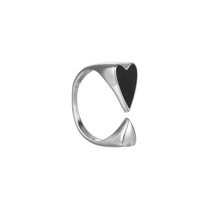 Verstelbare dames hartenring Evelyn van zilver, met symmetrisch hartdesign, perfect als romantisch liefdescadeau.