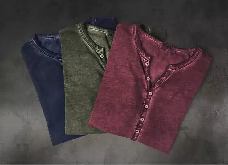 Herfstmode heren Henley shirt lange mouwen, comfortabel en stijlvol voor koelere dagen. Vintage look.