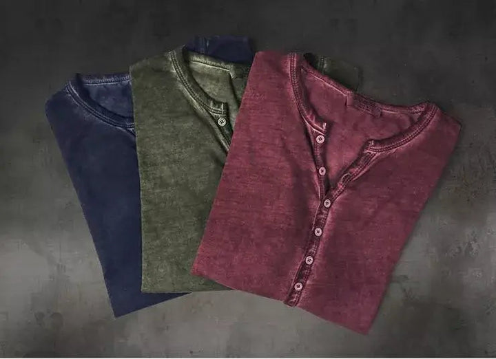 Herfstmode heren Henley shirt lange mouwen, comfortabel en stijlvol voor koelere dagen. Vintage look.