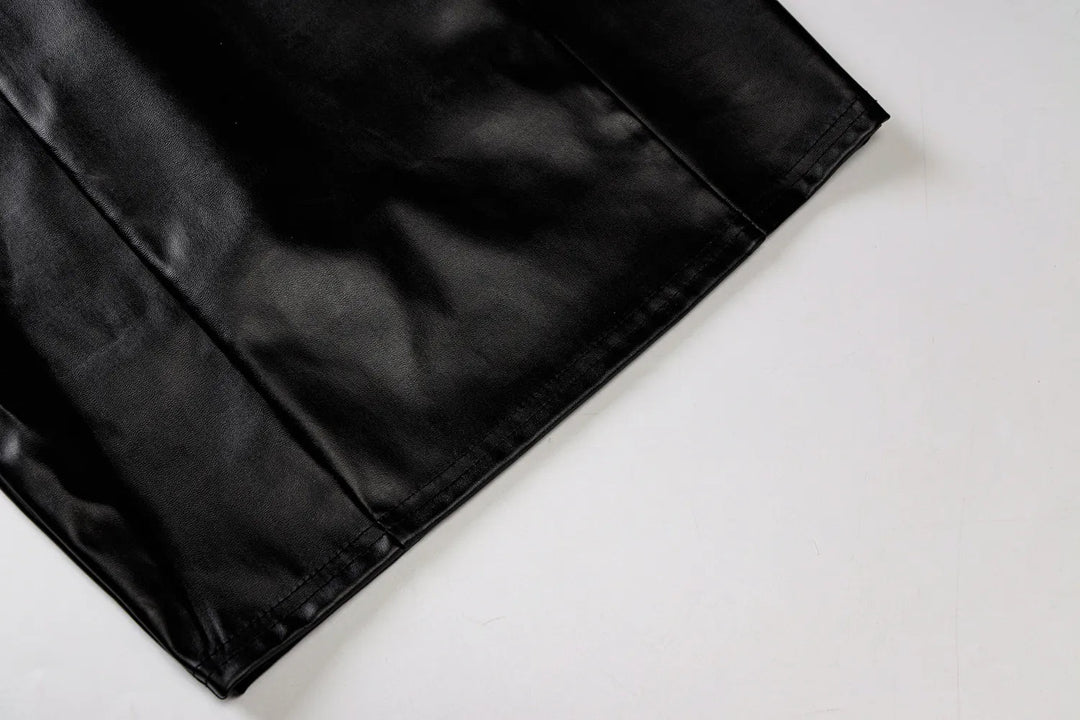 Zwarte strapless mini-jurk dames. Perfecte feestjurk, avondjurk of sexy outfit, slim fit model.