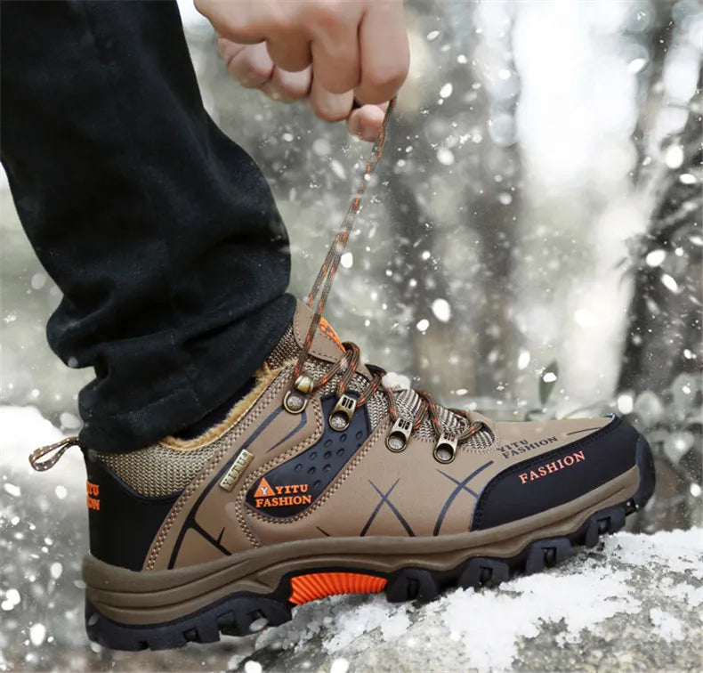 Warme heren waterdichte snowsneakers, klaar voor alle winterse avonturen buiten.