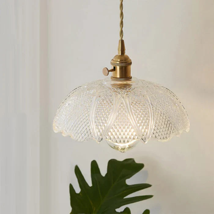 Hedendaagse glazen hanglamp; OpulentGlow binnenverlichting voor een luxe uitstraling.