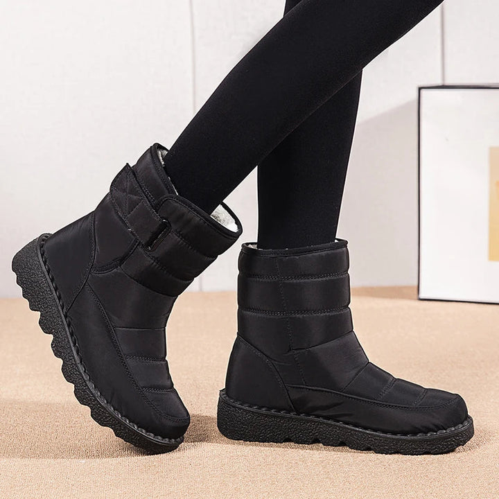 Warme waterdichte snowboots met antislip profiel en plateauzool, unisex model.