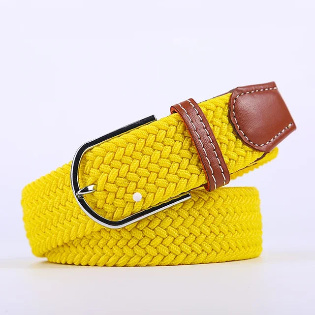 Bruine flexibele elastische riem, unisex, van imitatieleer, comfortabel en duurzaam.