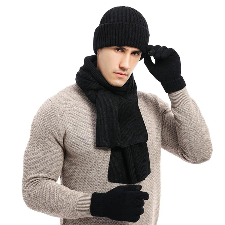 Heren winterset: warme gebreide muts, sjaal en handschoenen voor ultiem comfort en stijl in de kou.