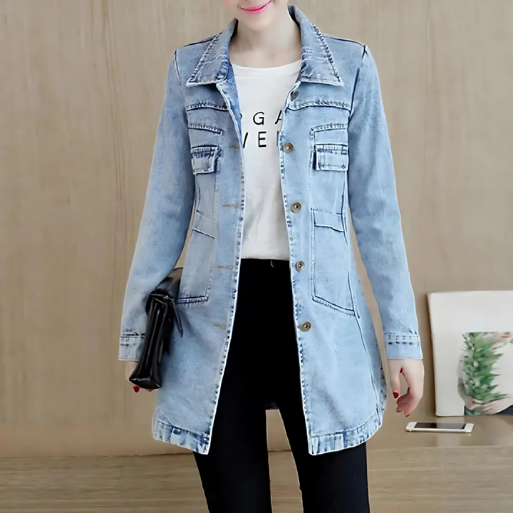 Lange dames spijkerjas van darkblauw denim met elegante borduurdetails, perfect voor herfst/winter casual stijl.