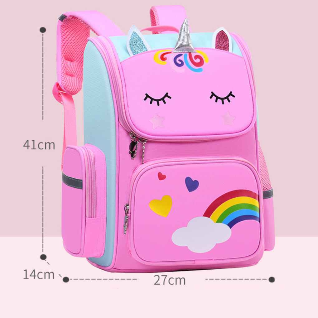 Leuke kinderrugzak met kleurrijke print, ideaal als ruime schooltas voor jonge basisschoolleerlingen.
