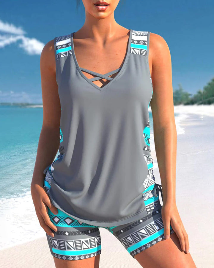 Stijlvol dames tankini badpak voor de zomer, comfortabel voor strand en zwembad.