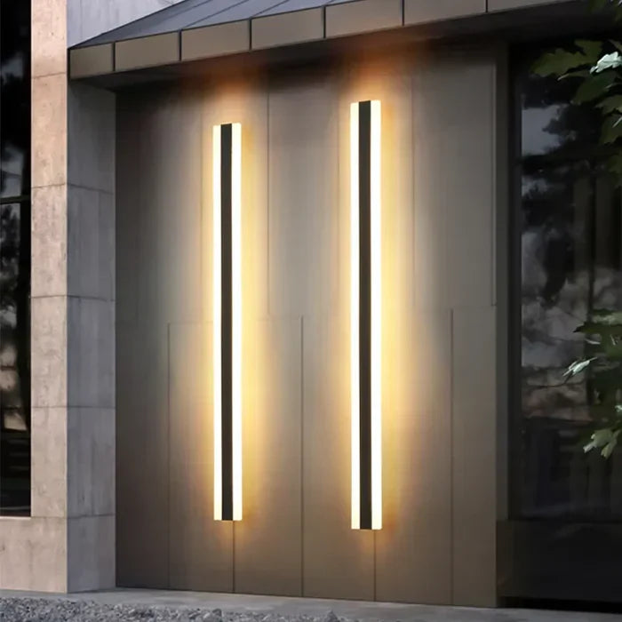 Moderne weerbestendige buitenmuurlamp RainGuard Light voor stijlvolle gevelverlichting.
