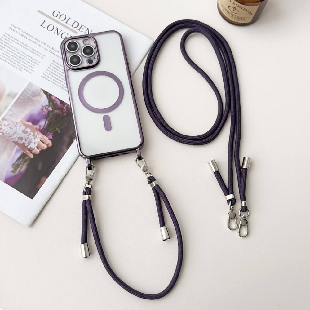 Vrouw draagt iPhone in MagSafe schouderhoes met draagriem, handsfree en stijlvol. Perfect voor onderweg.