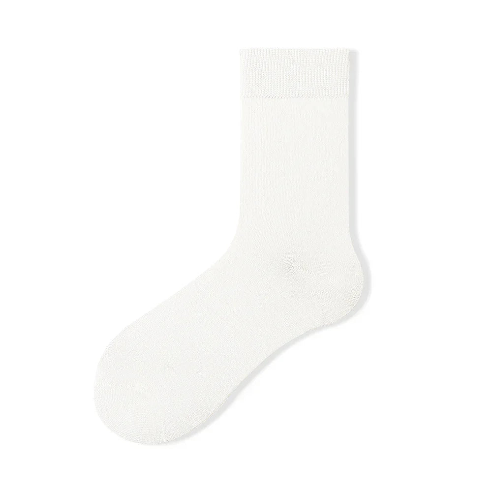 Zachte wollen dames sokken, warm en comfortabel voor koude herfst- en winterdagen.