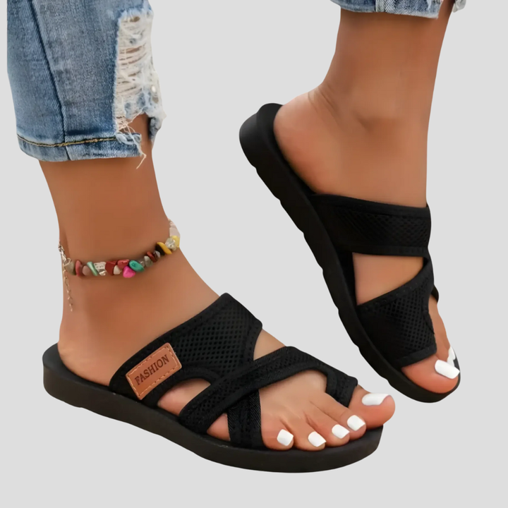 Dames verstelbare sandalen met klittenband, bieden comfortabele voetondersteuning voor zomerse dagen.