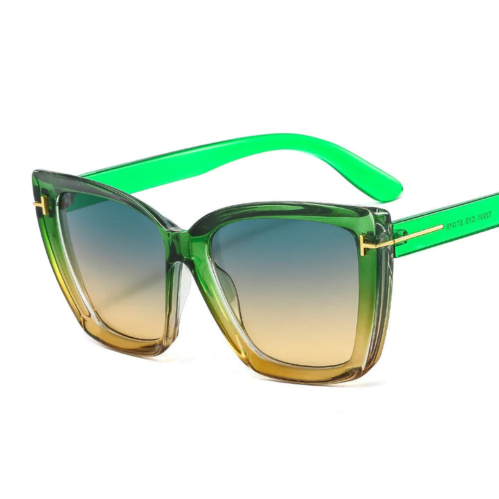 Dames zonnebril cat-eye met UV400 en elegante verloopglazen; trendy oogbescherming voor elke vrouw.